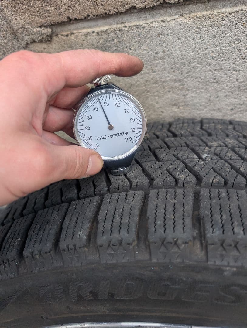 美品程度良好☆245/40R19スタッドレスタイヤ＆ホイール4本Vクラスw639