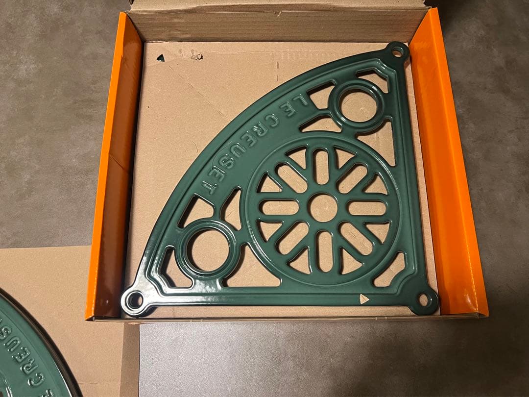 レア　ルクルーゼ キッチンポットスタンド 5段 アーティチョーク 限定色