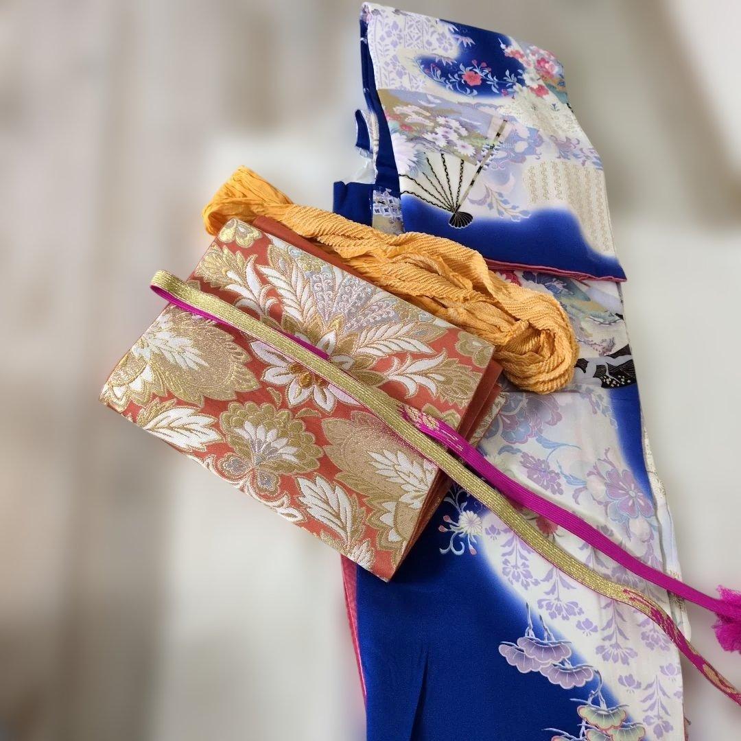 振袖:青と白の花柄と扇子 と 帯 と 小物のセット 成人式