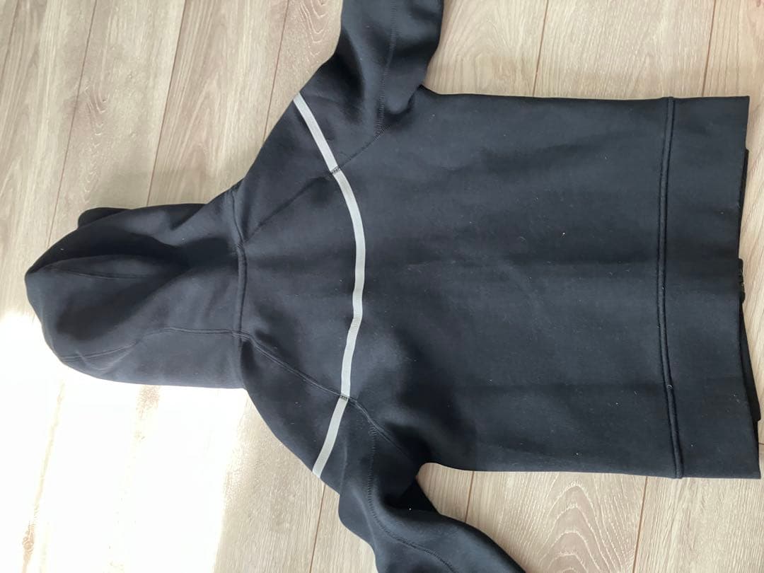 Teeshyn着用NIKEテックフリース反射S キッズ140 反射します