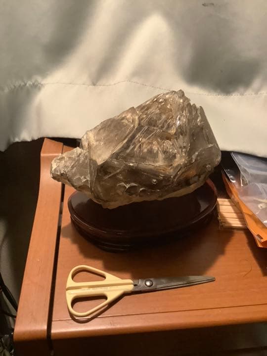 希少　エレスチャル　骸骨水晶　推定1kg〜2kg