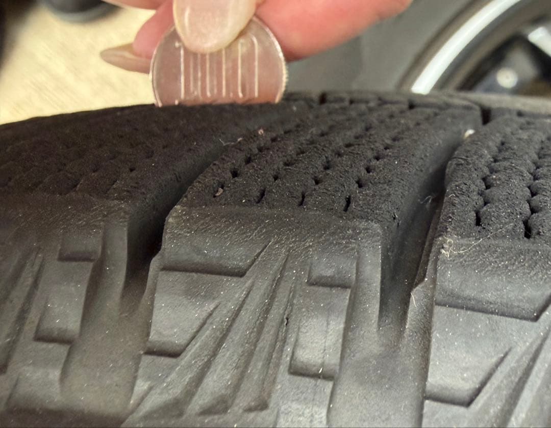 スタッドレスタイヤ　18インチ　 ブリヂストン　ブリザックVRX3