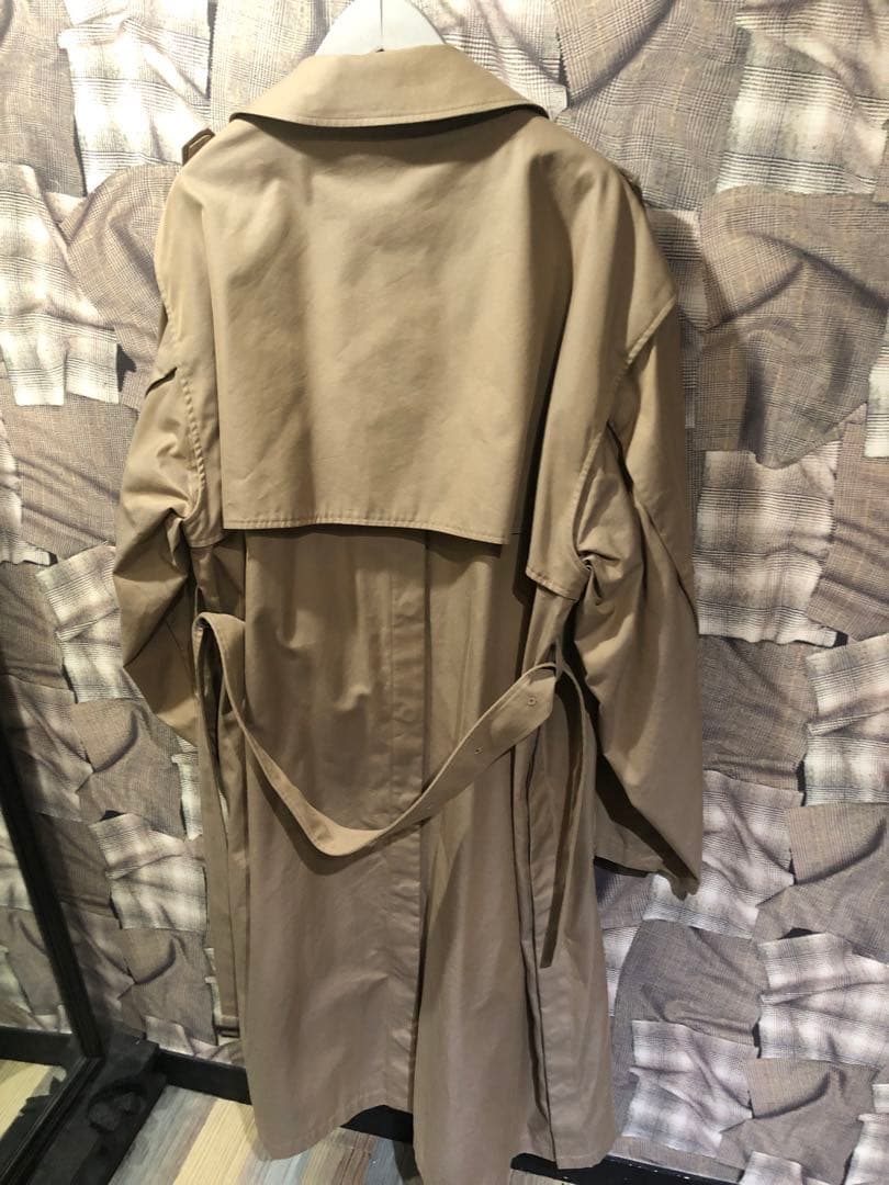 ジャケット・アウター stein / DEFORMATION TRENCH COAT(BEIGE)