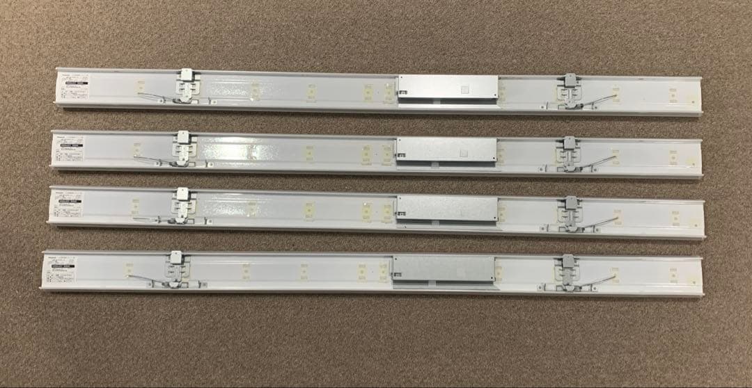 Panasonic ベースライト NNL4400ENP LE9 4本 2021年