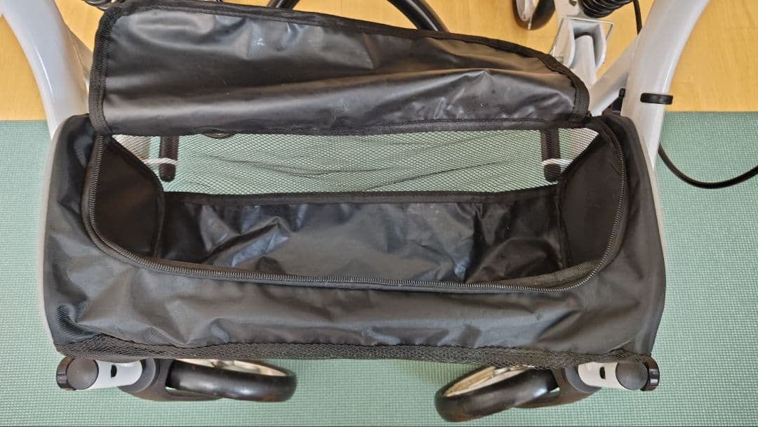 美品）手押し車　シルバーカー　歩行器