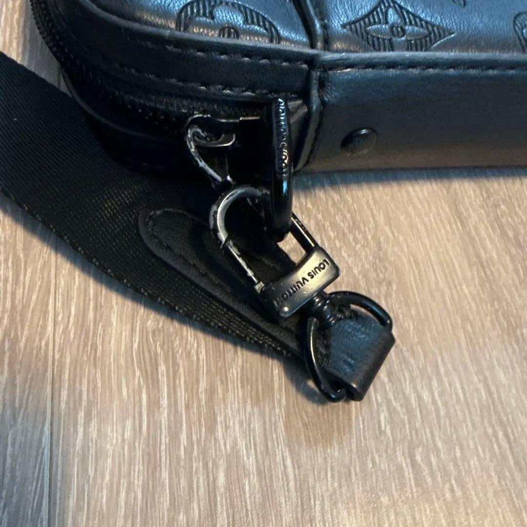 Louis Vuitton ブラック メッセンジャーバッグ