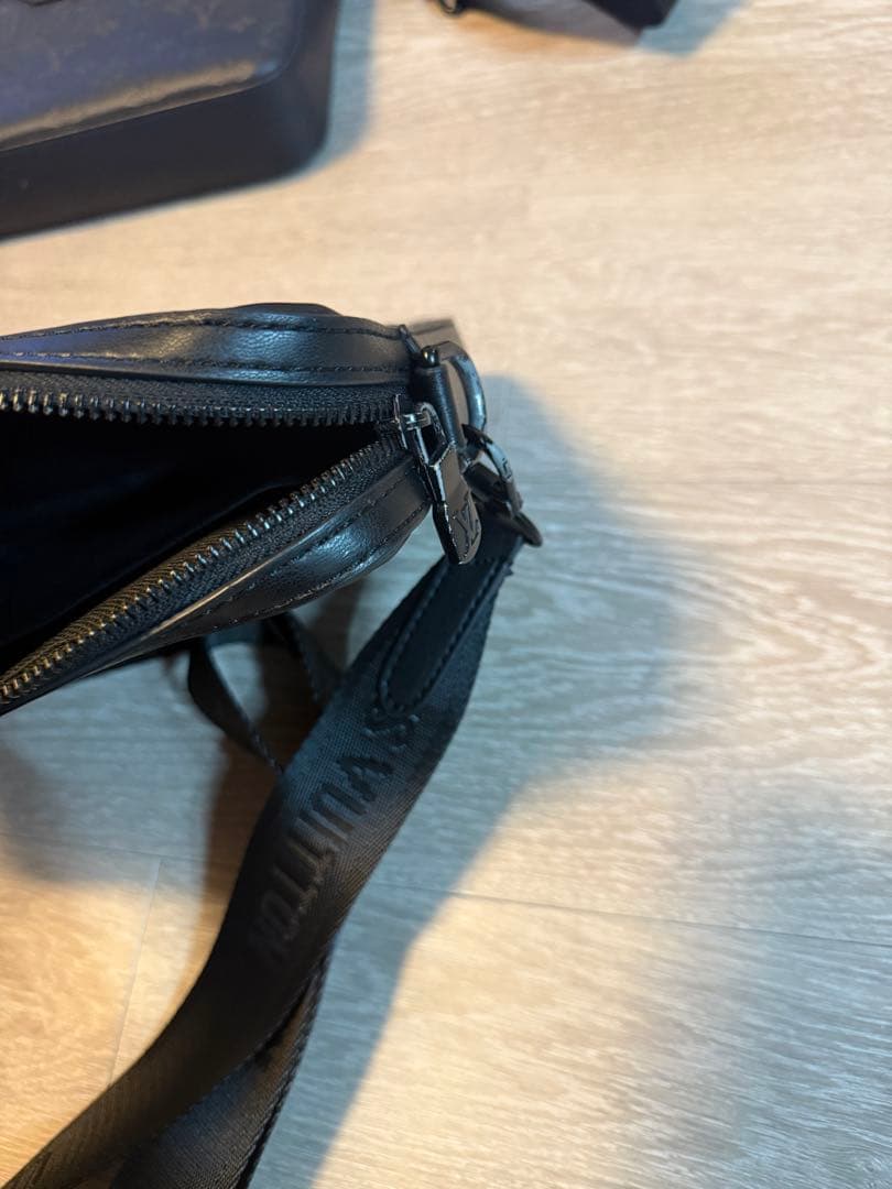 Louis Vuitton ブラック メッセンジャーバッグ