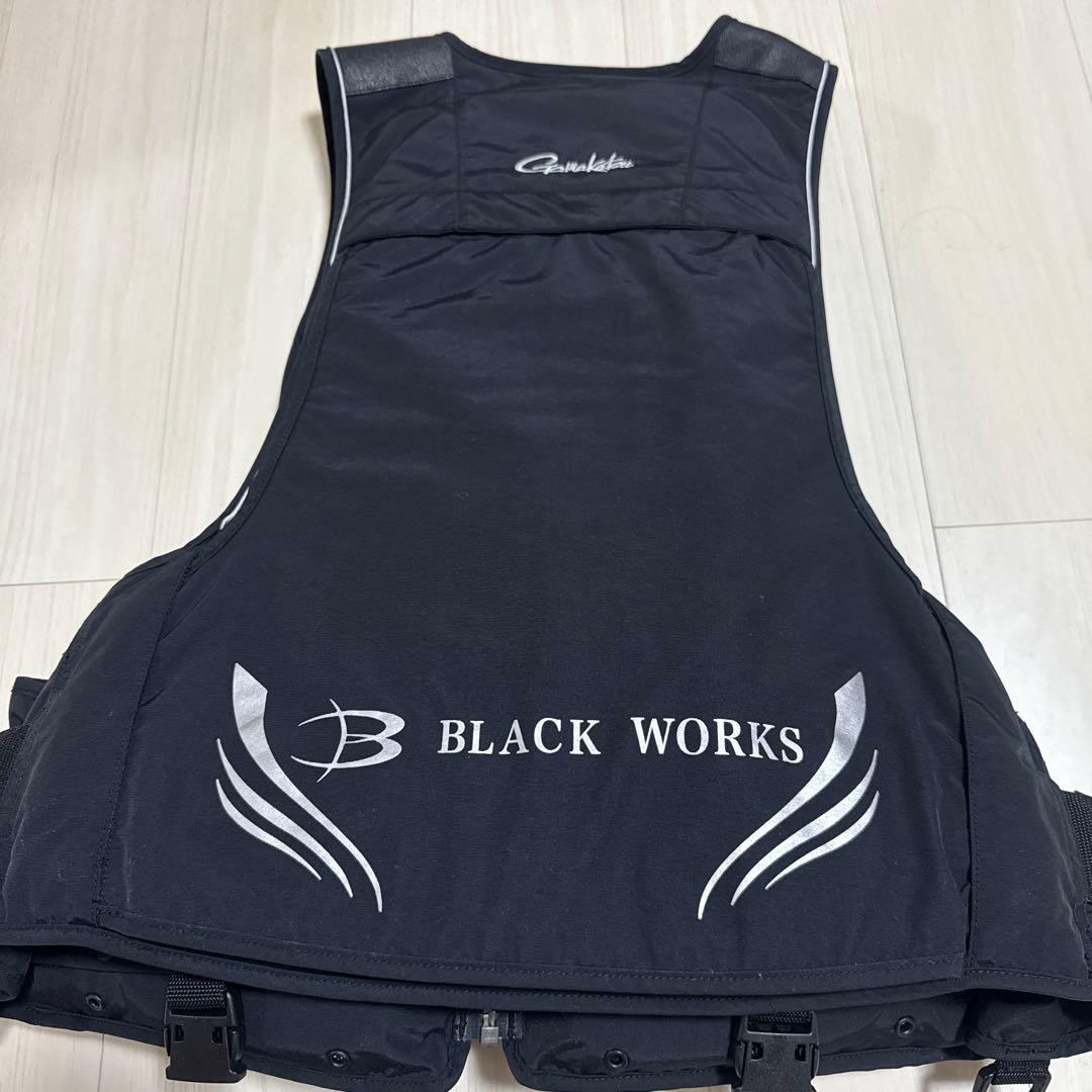 がまかつ　BLACK WORKS フィッシングベスト