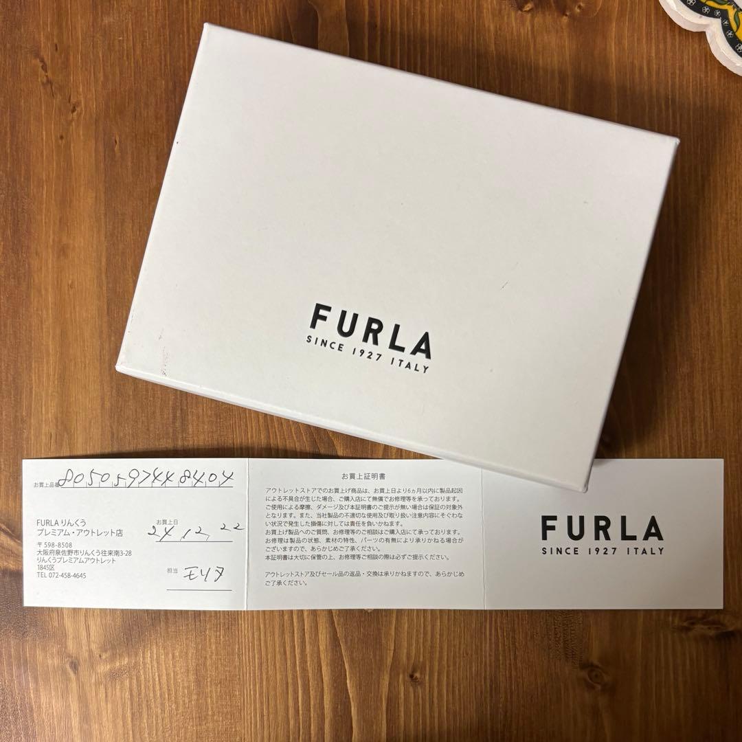 【美品】FURLA 二つ折り財布　グレー