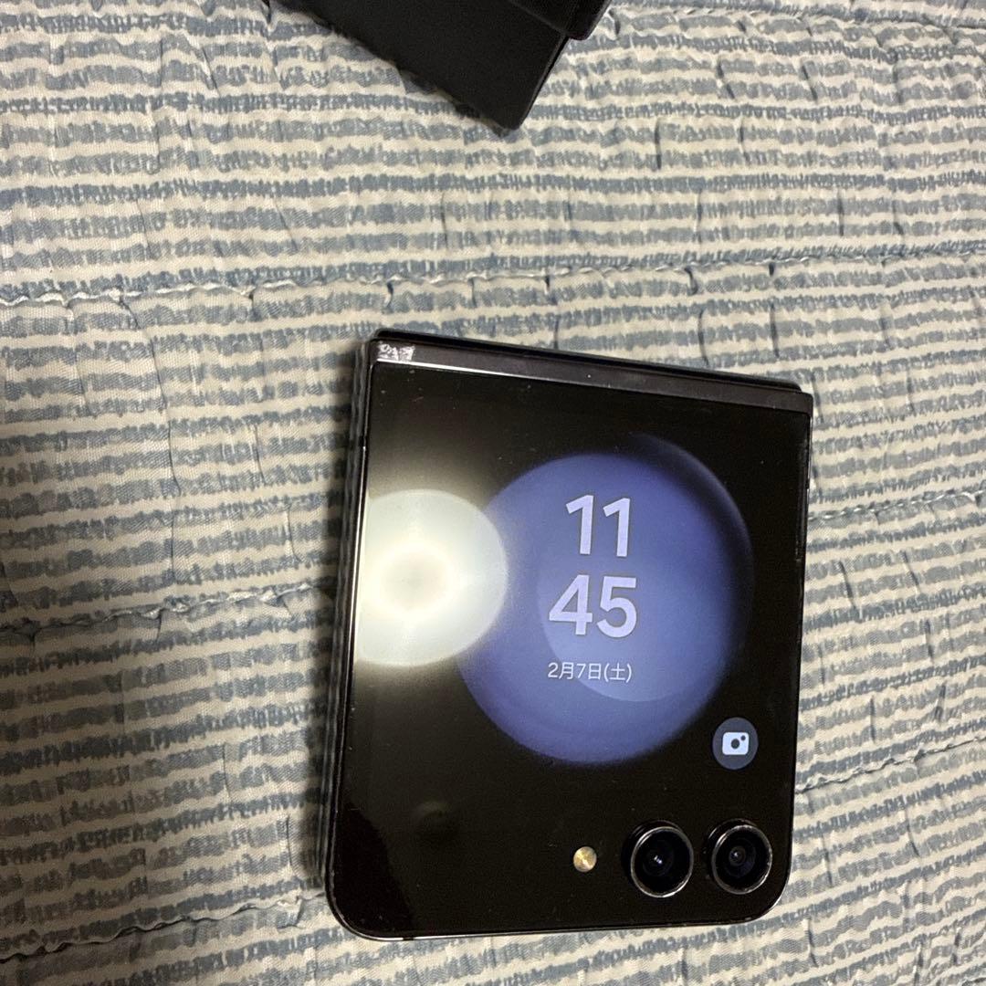 B*H様 [オークション]Galaxy Z Flip5 512GB ブラックSI