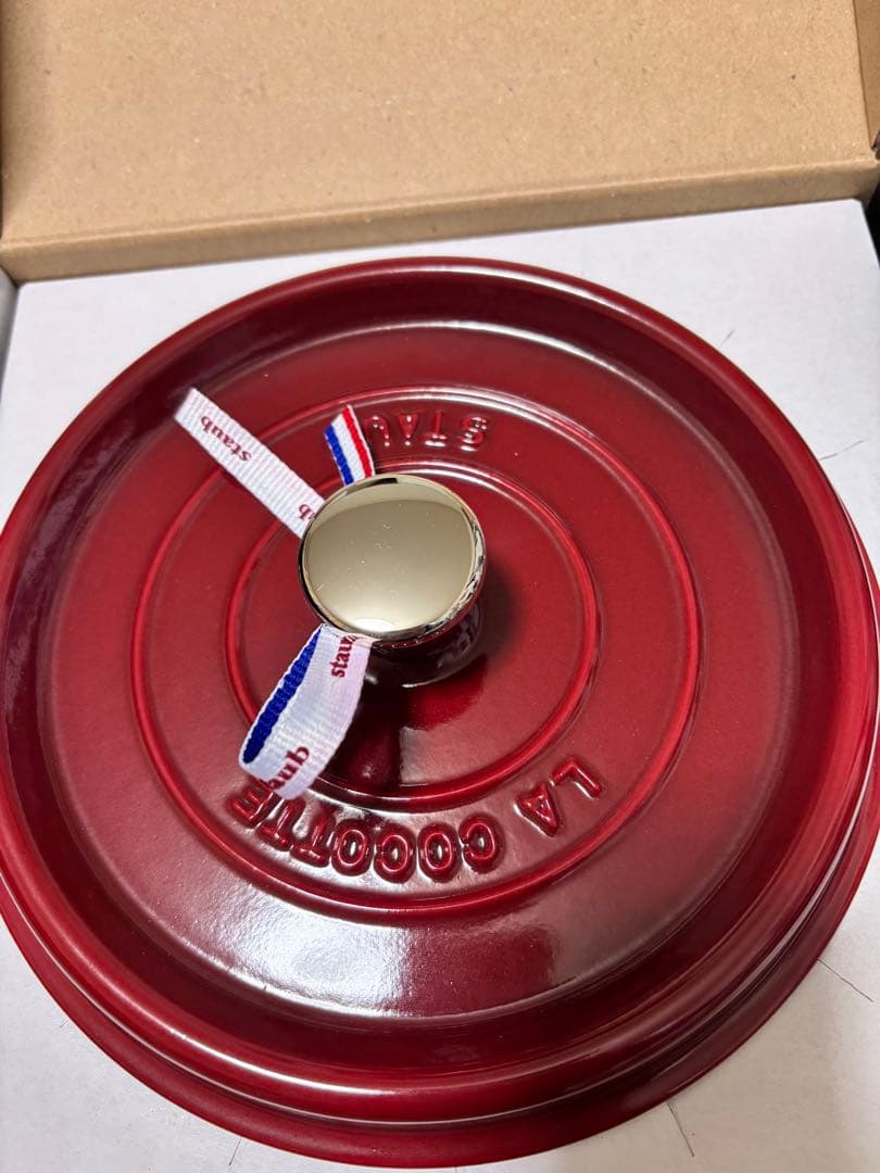新品未使用品　ストウブ　ピコ・ココット ラウンド 22cm ボルドー