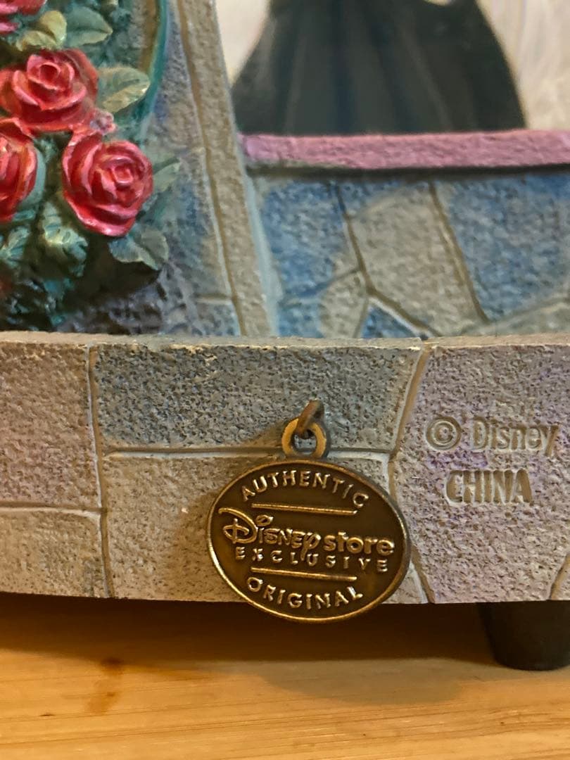 ディズニープリンセス　スノードーム　オルゴール