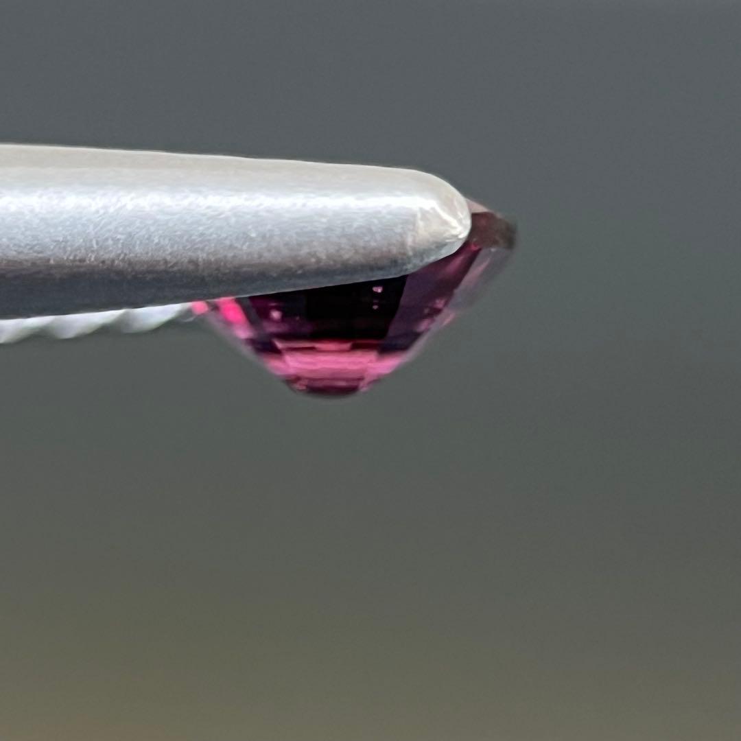 スリランカ産非加熱天然パープルスピネルルース