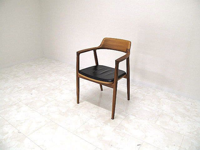 展示品　マルニ木工　「ヒロシマ」 　ウォールナット無垢材/本革シートアームチェア