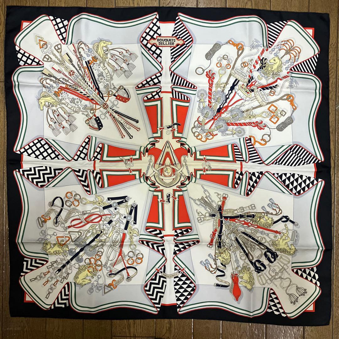 エルメス　スカーフ 90cm 「鞍職人の花束」が
