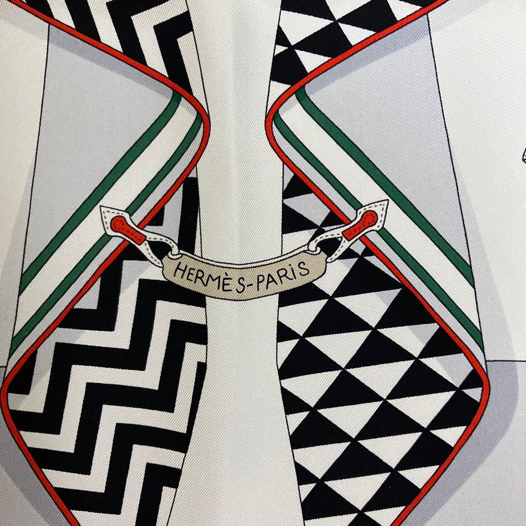 エルメス　スカーフ 90cm 「鞍職人の花束」が