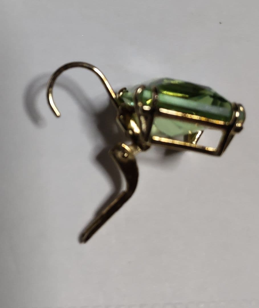 Swarovski Milleniaスクエアカットドロップ ピアス