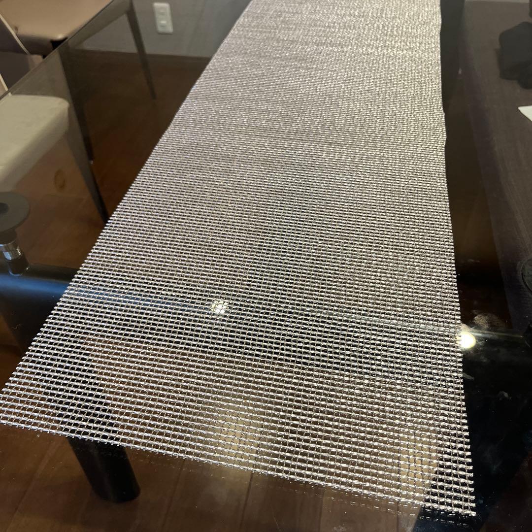 チルウィッチ　テーブルランナー　ラティス　シルバー