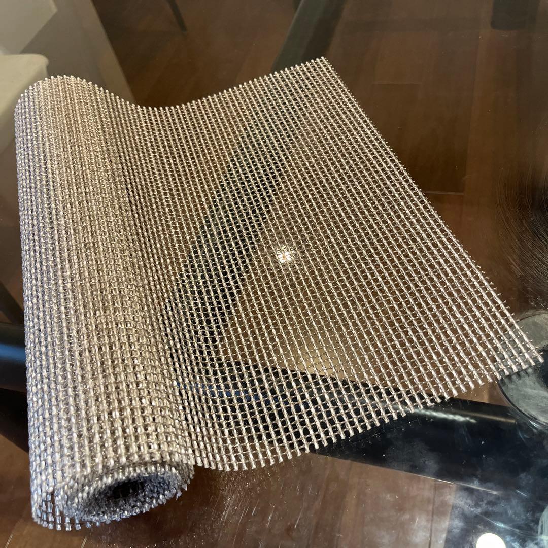 チルウィッチ　テーブルランナー　ラティス　シルバー