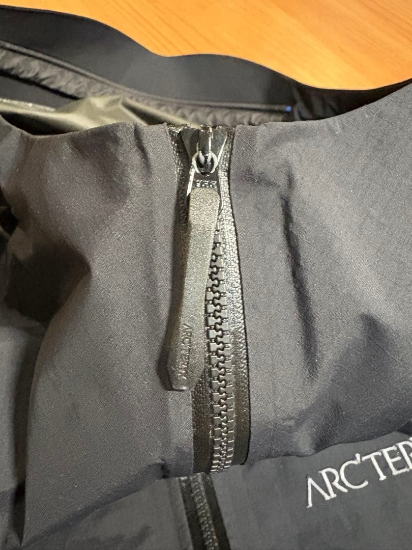 あお Arc'teryx アークテリクス beta sl hybrid