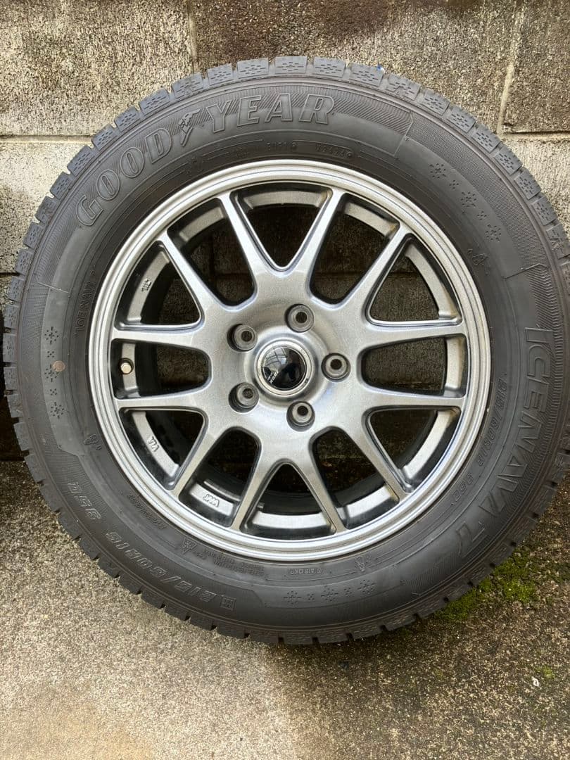 専用出品GOODYEARスタッドレスタイヤ美品215 60 R16セット