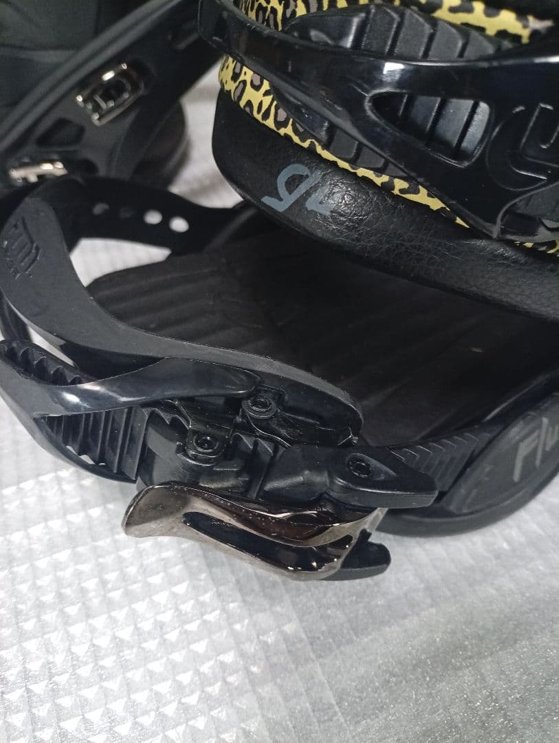 FLUX ビンディング 　Sサイズ ヒョウ柄　美品　カービング　パウダー