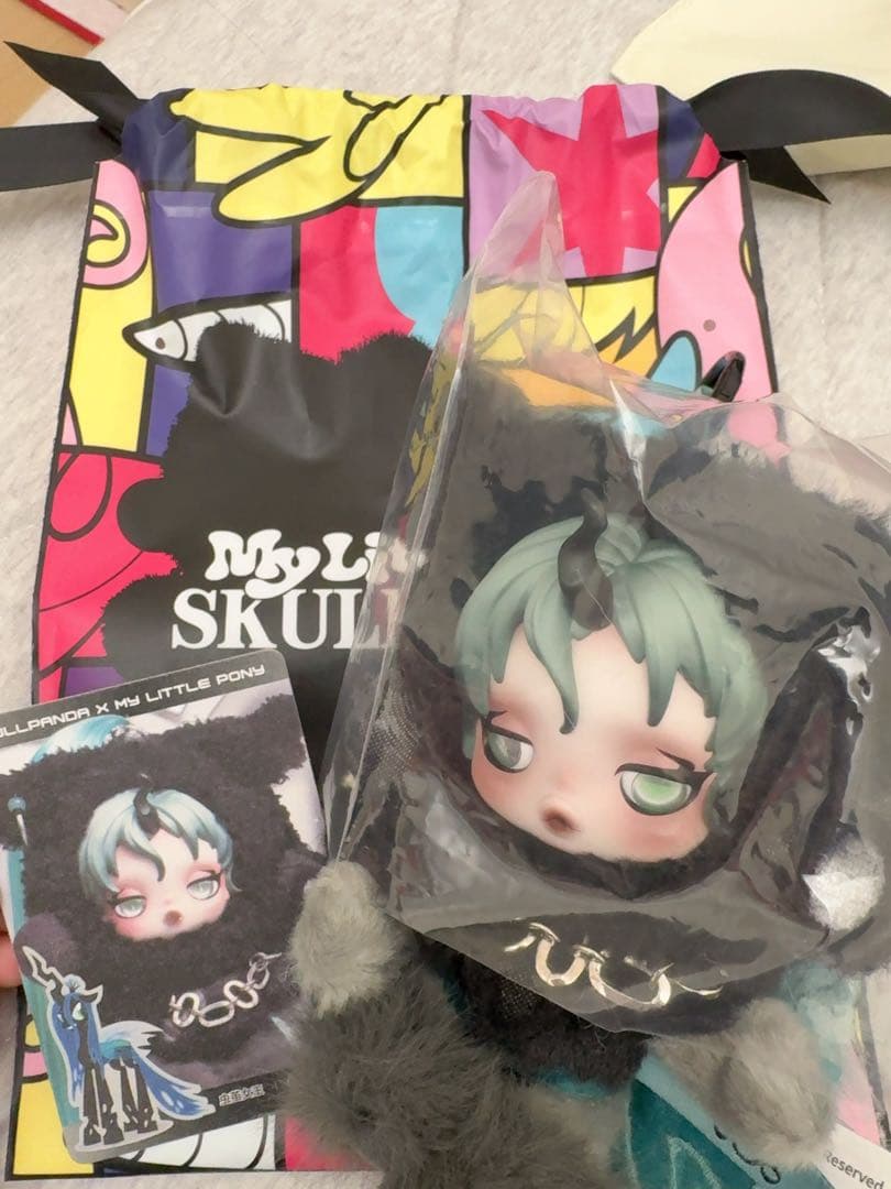 凛*ฅ様 即発送スカルパンダスーパーシークレットQueenChrysalis