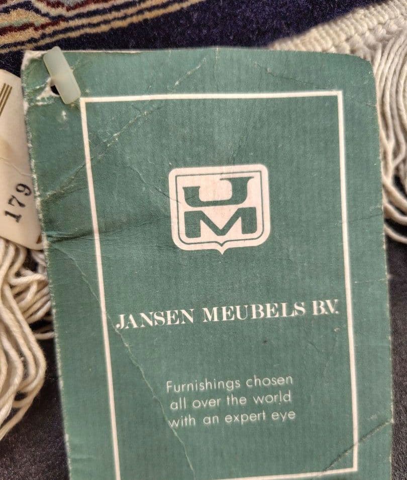 【恋人たちのランデブー】パキスタン手織りウールタペストリー　白黒の鳥絵壺