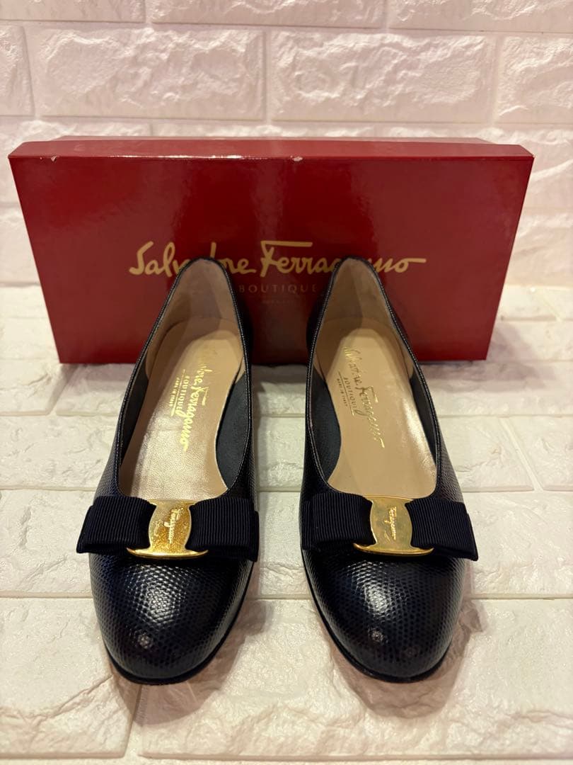 #美品Salvatore Ferragamo 型押しレザー ブラックパンプス#7