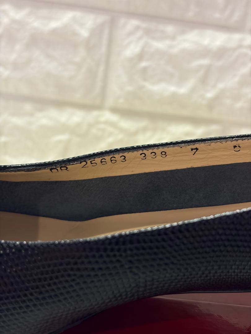 #美品Salvatore Ferragamo 型押しレザー ブラックパンプス#7