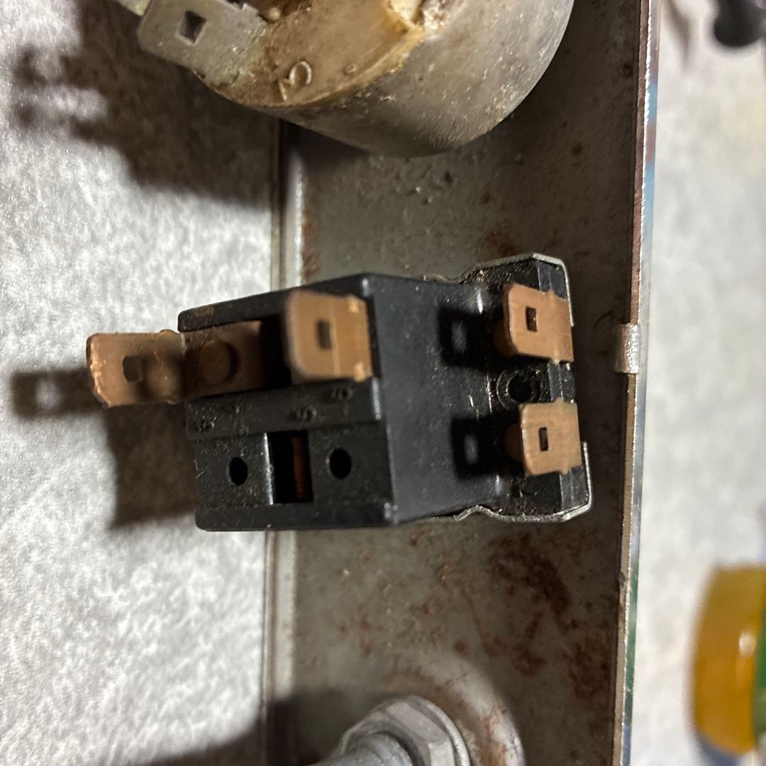 ローバーミニクラシック、センタースイッチパネル！ イグニッションキー付き