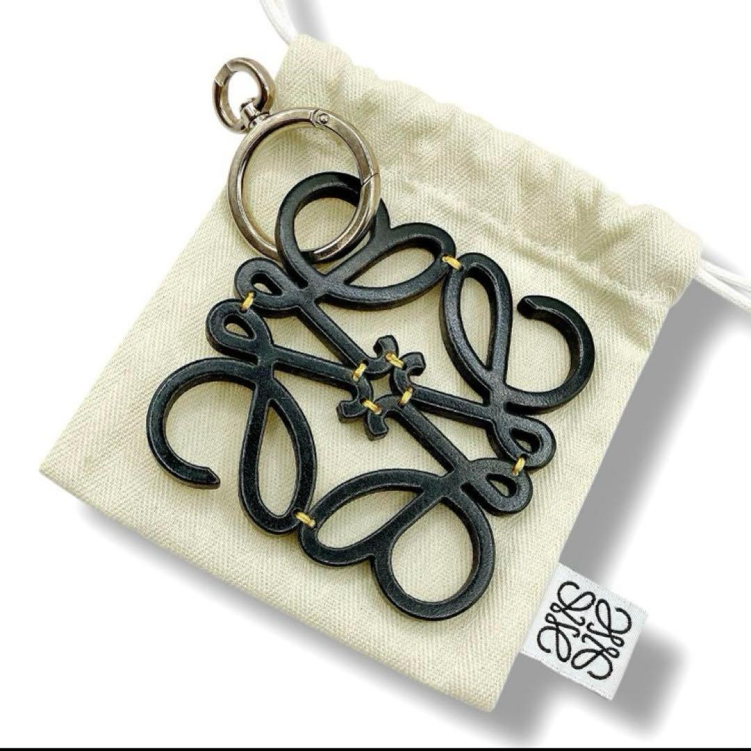 美品✨LOEWE ロエベ　アナグラム　チャーム　カーフ　オレンジ系　ブラック