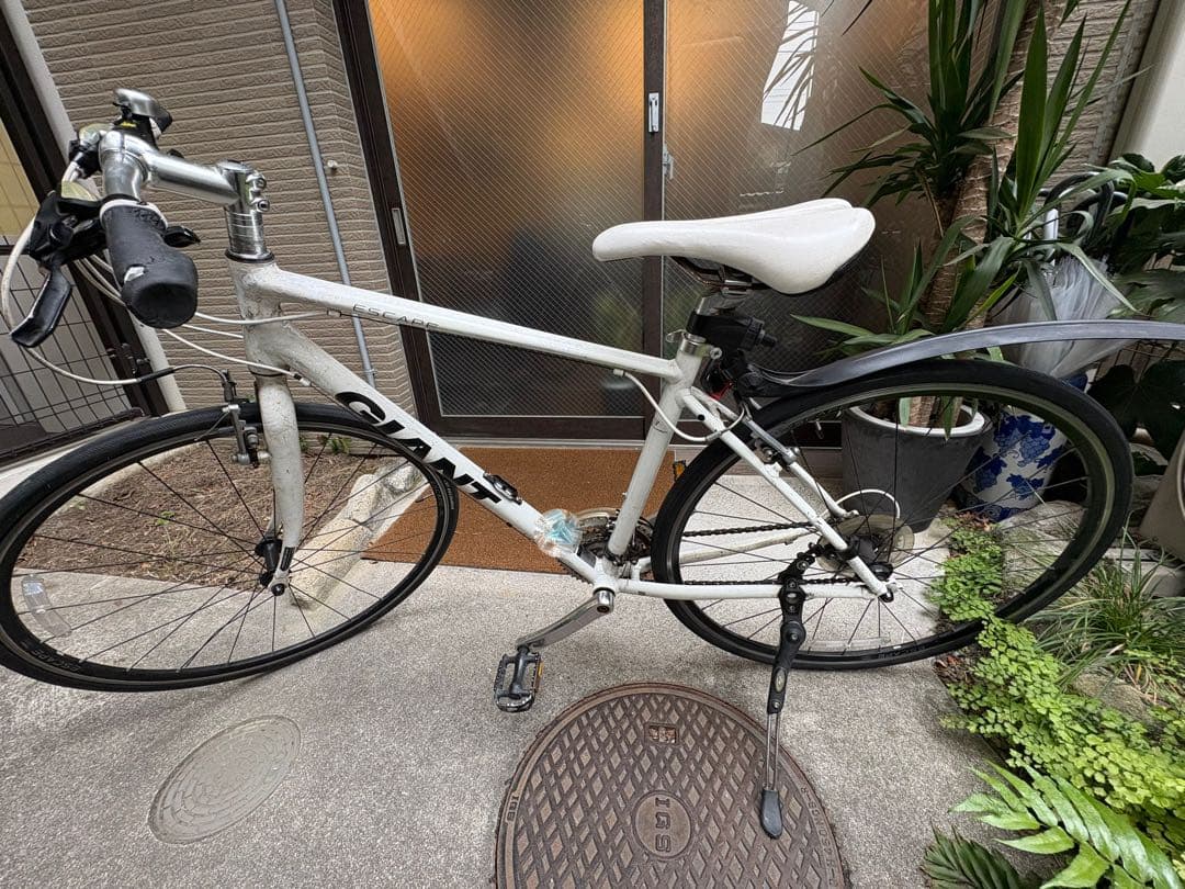 凛GIANT クロスバイク ホワイト エスケープR3 【付属品付き】