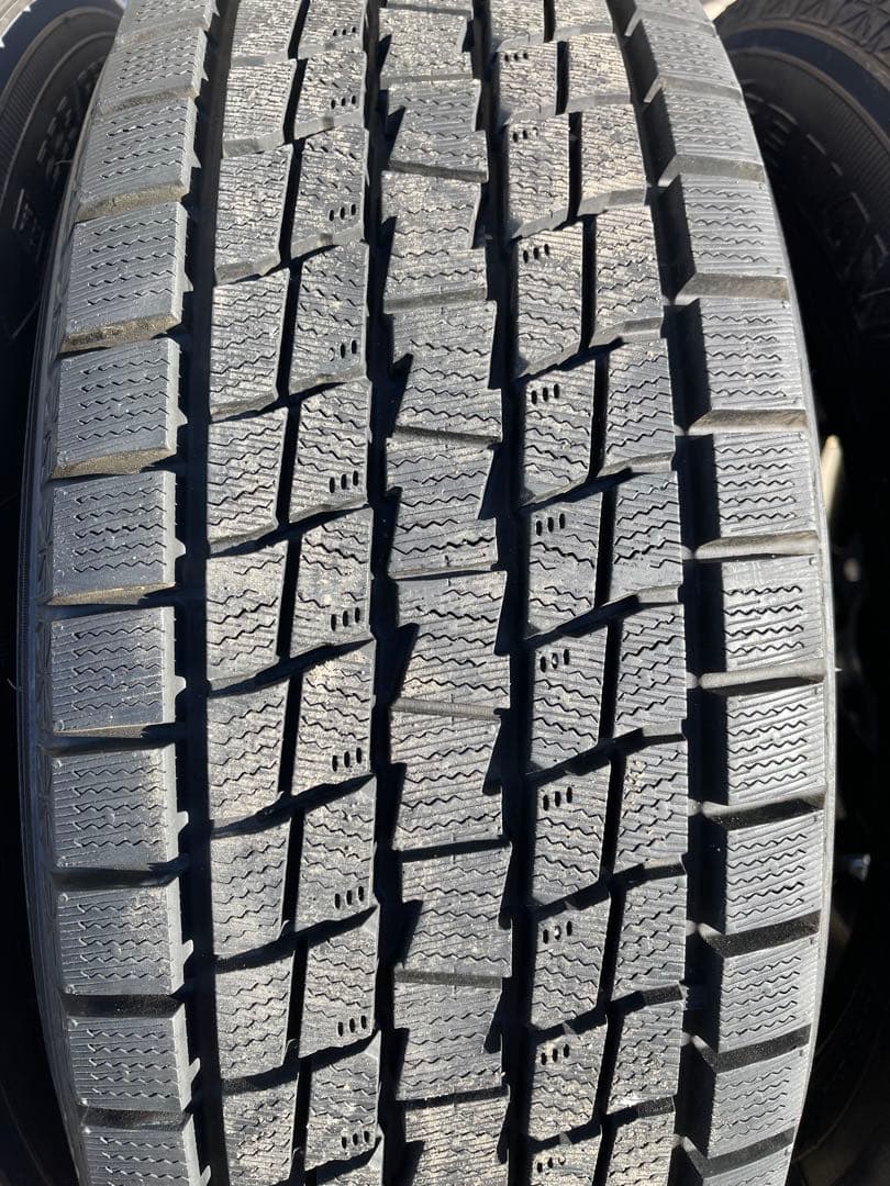 80系ハリヤー スタッドレス 17インチホイール付き 1シーズンのみバリ溝