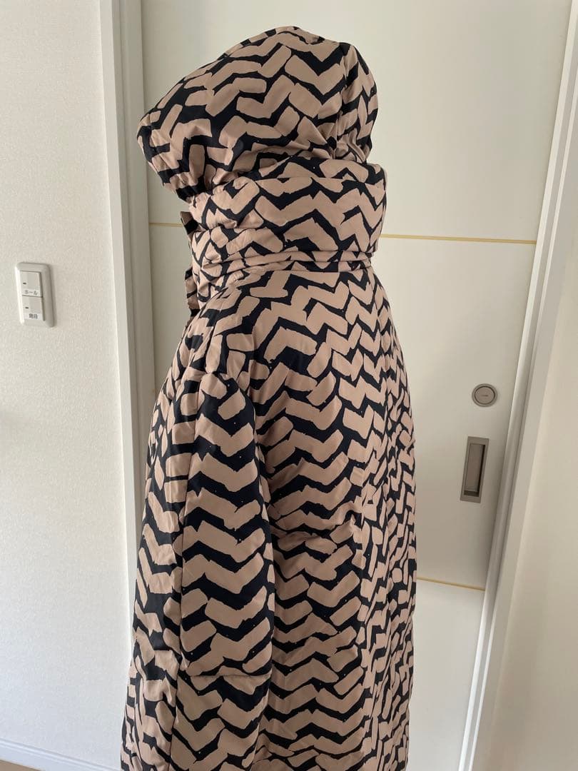 マリメッコ　ダウンコート　サハライタライタ柄