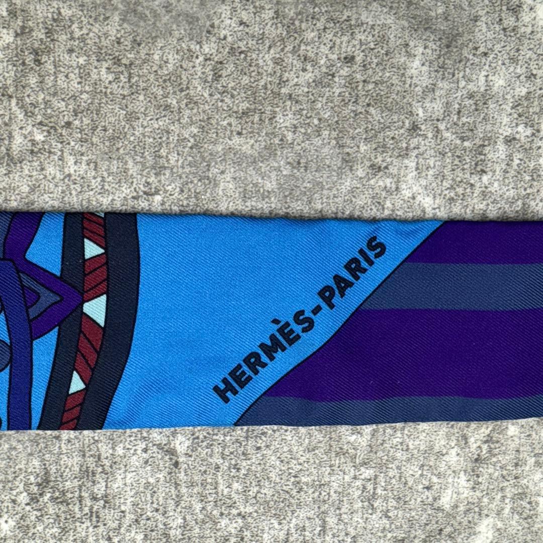 HERMÈS ツイリー　シルクスカーフ マハラニの庭　青紫 箱付き