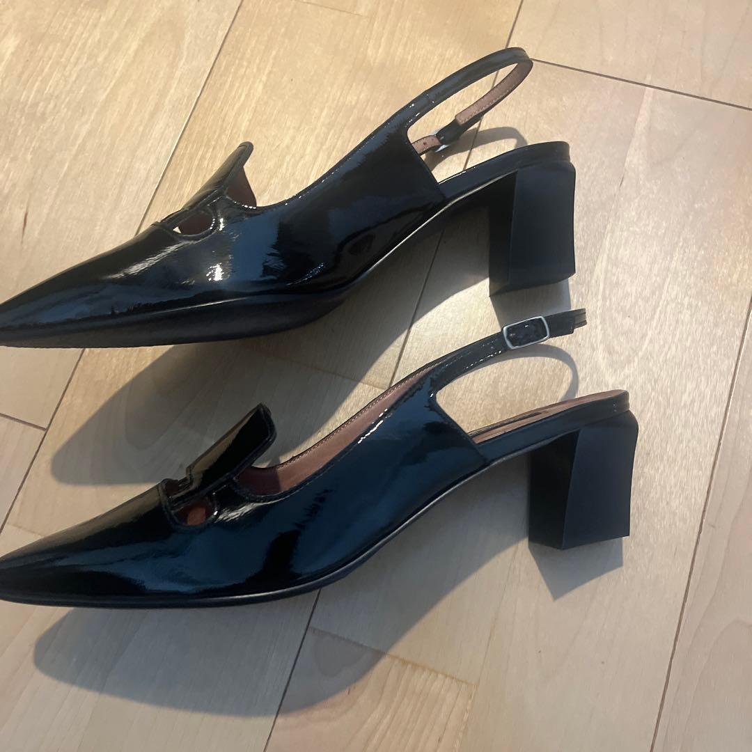 美品　RABOKIGOSHI works ストラップ付きパンプス　24.5