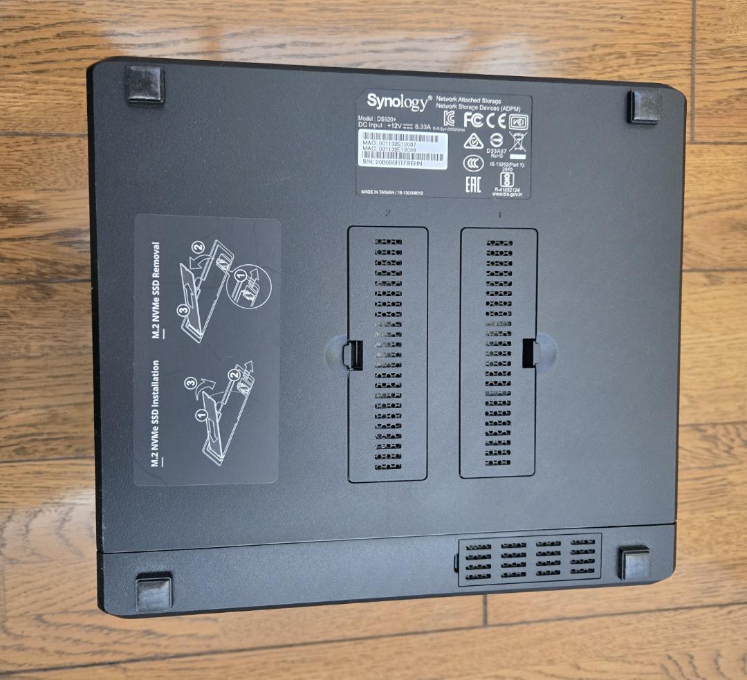Synology DS920+ NAS 4ベイ