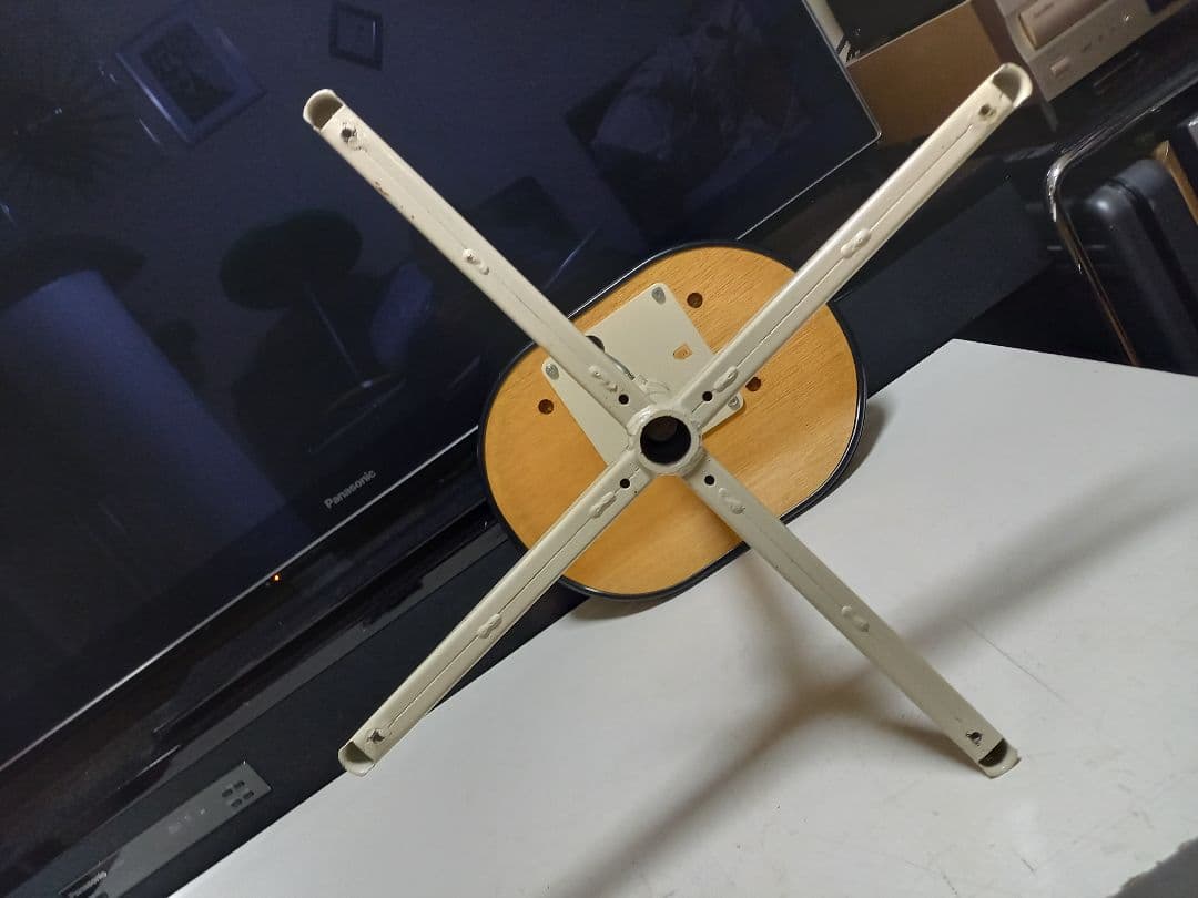 オカムラ　ポストモダン　高さ調整　回転式　ベージュ　メディカル　スツール　２脚