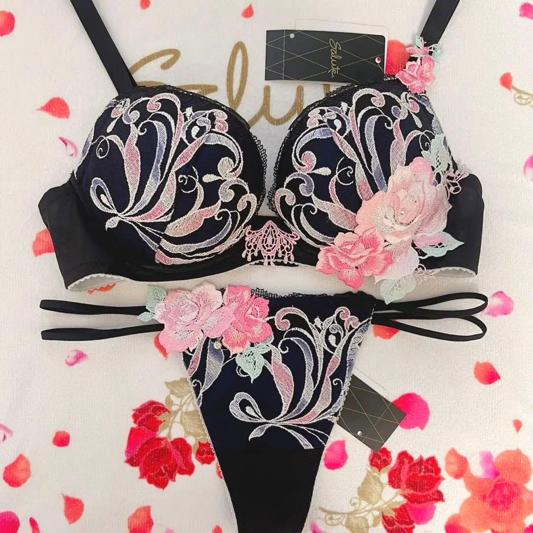 ワコール　サルート ブラジル 66G　BL フロントエックスブラ　ソング　M