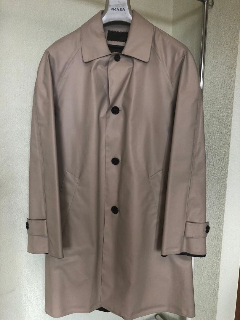 お値下げしました‼️PRADA ベージュ 防水　防風ステンカラーコート
