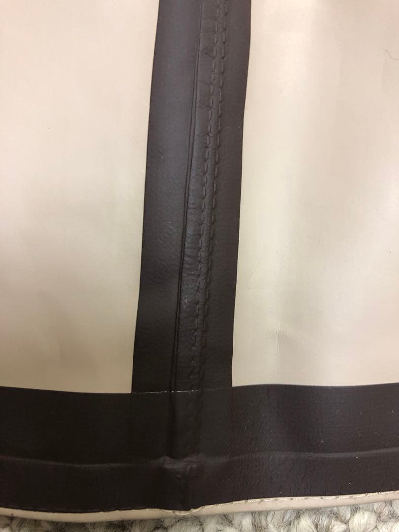 お値下げしました‼️PRADA ベージュ 防水　防風ステンカラーコート