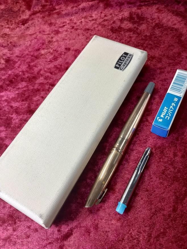 PILOT パイロット 万年筆 初代 高級 キャップレス【CLF-1000GW】