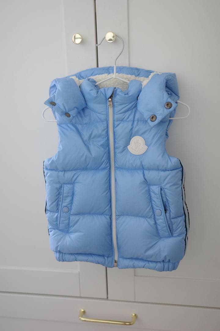 MONCLER 水色 ダウンベスト フード付き