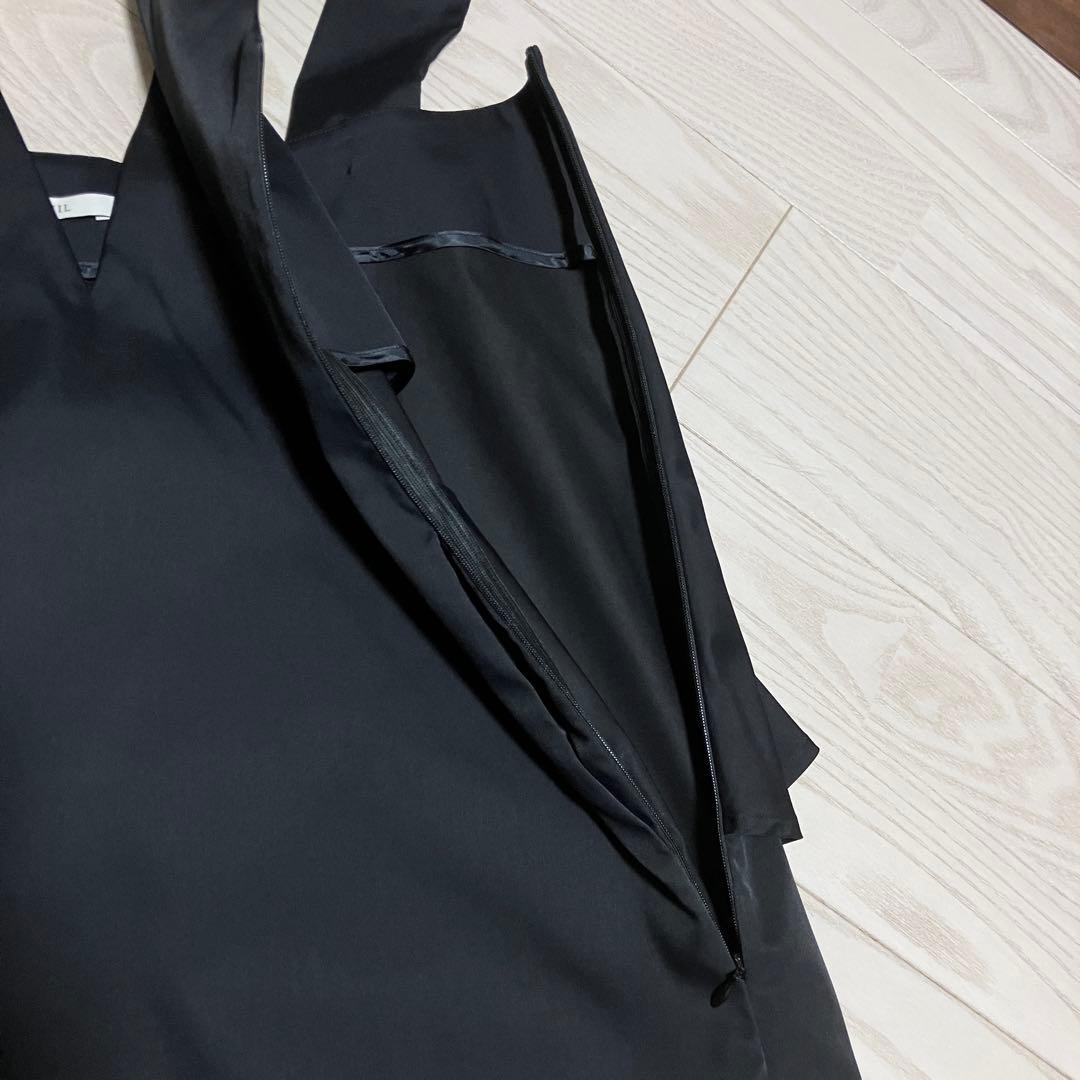 【美品】24年　ルフィル LE PHIL Vネック　ワンピース　黒　日本製