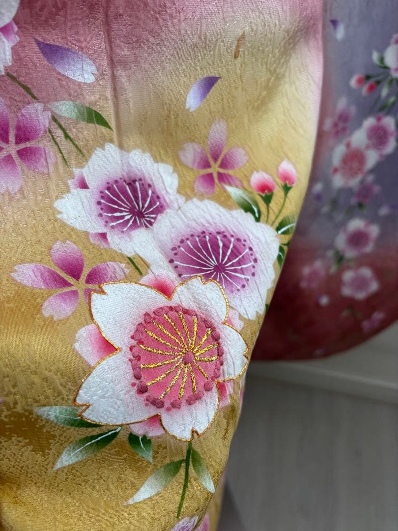 美品正絹振袖　帯締め　大輪桜　ピンク　上品なデザイン　トールサイズ