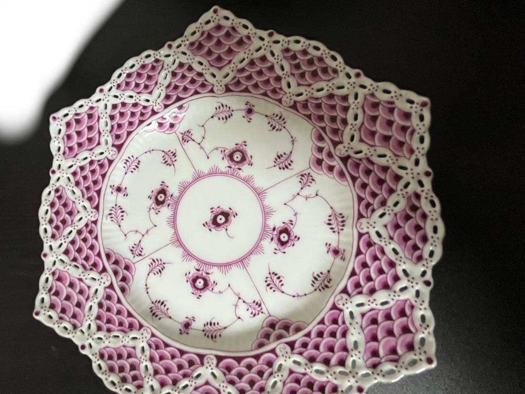 ロイヤルコペンハーゲン　バーガンディ　プレート