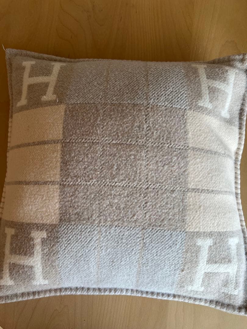 HERMES エルメス　アヴァロンクッション　PMココカモミール