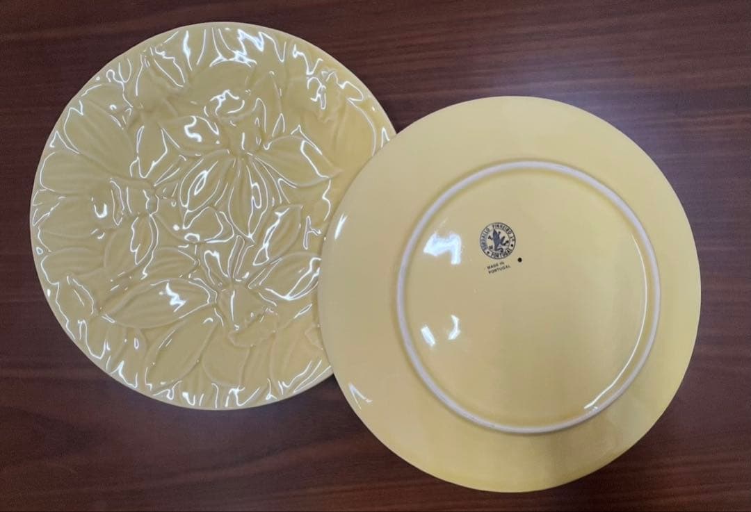 ボルダロ・ピニェイロ BORDALLO PINHEIRO 23cmプレート 水仙