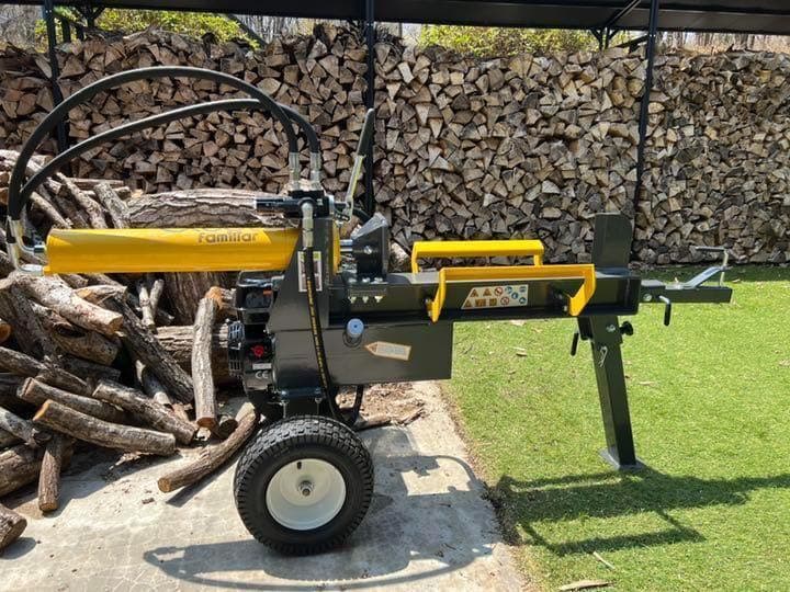 送料無料　到着後すぐに作業　女性にも扱いやすい新型薪割り機　18トン